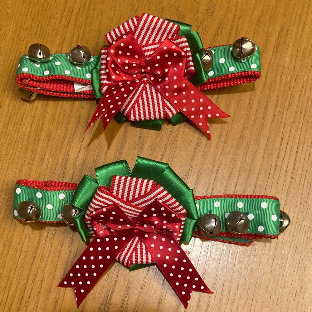 Festive Green and White Polka Dot Dog Collar with Jingke Bells and Red Bow